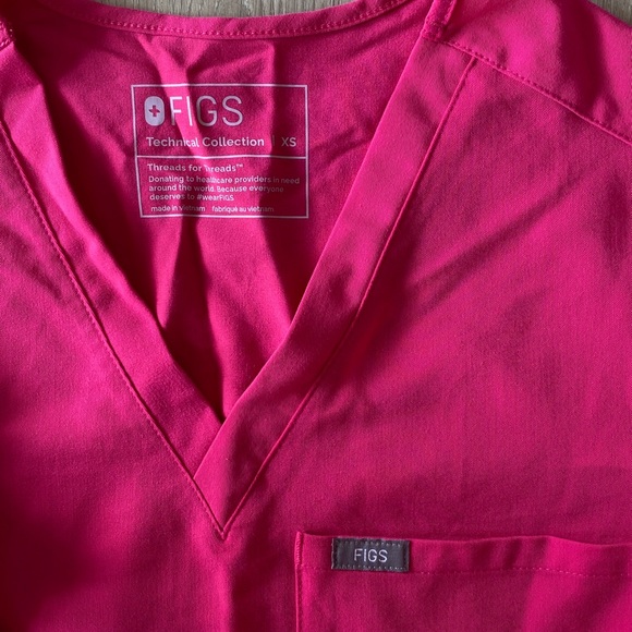 Figs Scrub set-top and jogger pants - Picture 3 of 5